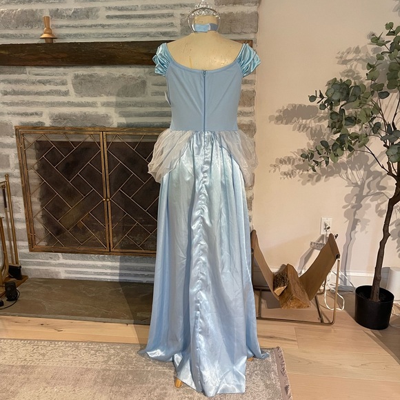 Sparkly embroidered satin tulle light blue and princess Cinderella costume - Picture 5 of 8